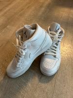 Nike AIR Jordan 1 MID Größe 39 Bayern - Kaufbeuren Vorschau
