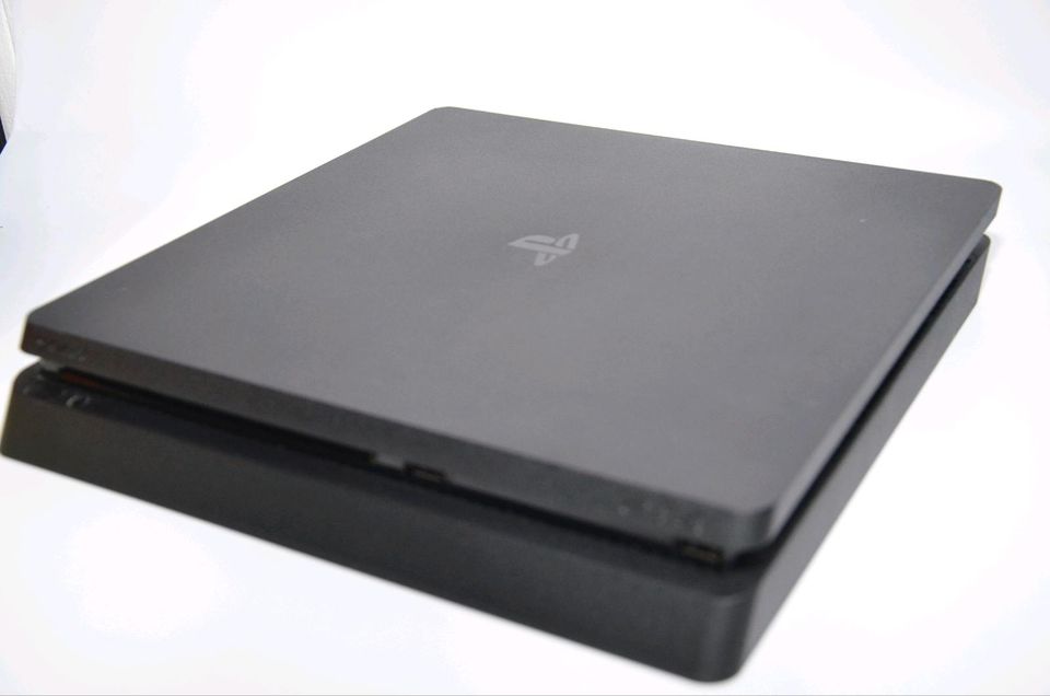 Ps4 Slim 1TB Playstation Konsole schwarz - Controller erhältlich in Düsseldorf