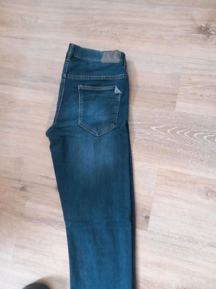 Jungen Jeans ŭ in Jockgrim