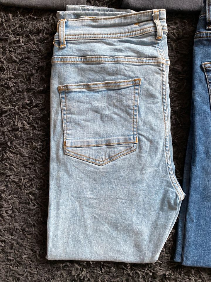 Jeans verschiedene Jeans Marken Jeans in Hohentengen