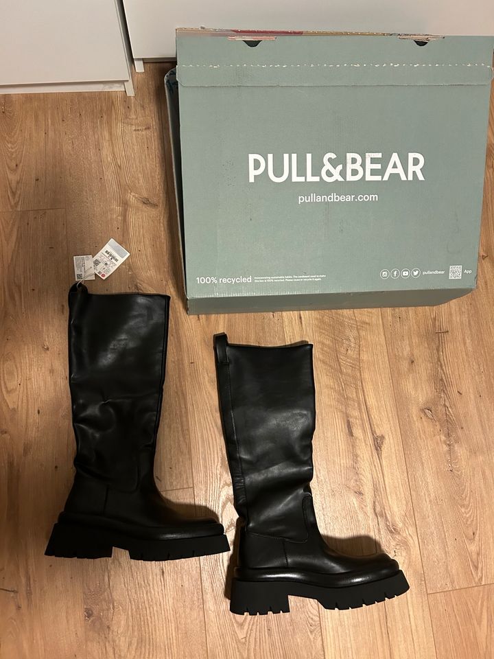 neue Pull & Bear Stiefel in Bremen