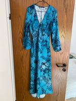 Langes Kleid in Blau mit Blumen / M / Zara Münster (Westfalen) - Mauritz Vorschau
