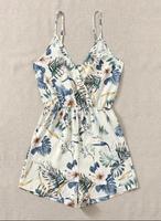 Jumpsuit Tropenmuster Gr. M L 40 42 Spaghettiträger Overall beige Berlin - Lichtenberg Vorschau