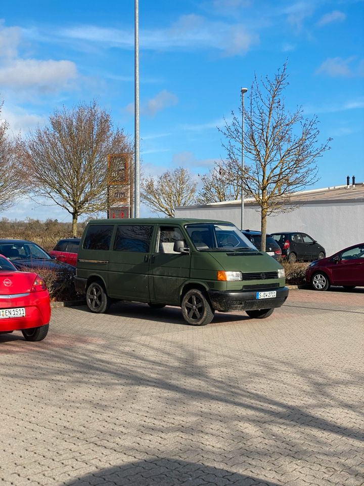 VW T4 2,5 TDI Bundeswehr TÜV in Stuttgart