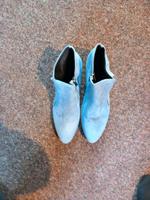 Schuhe die ganz hellblauen grosse 41 das andere Paar 40 weiß ich Schleswig-Holstein - Oldenburg in Holstein Vorschau