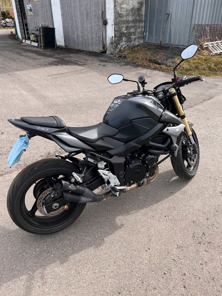 Suzuki GSR 750 A ABS / Naked Bike / Black Edition in Marktoberdorf