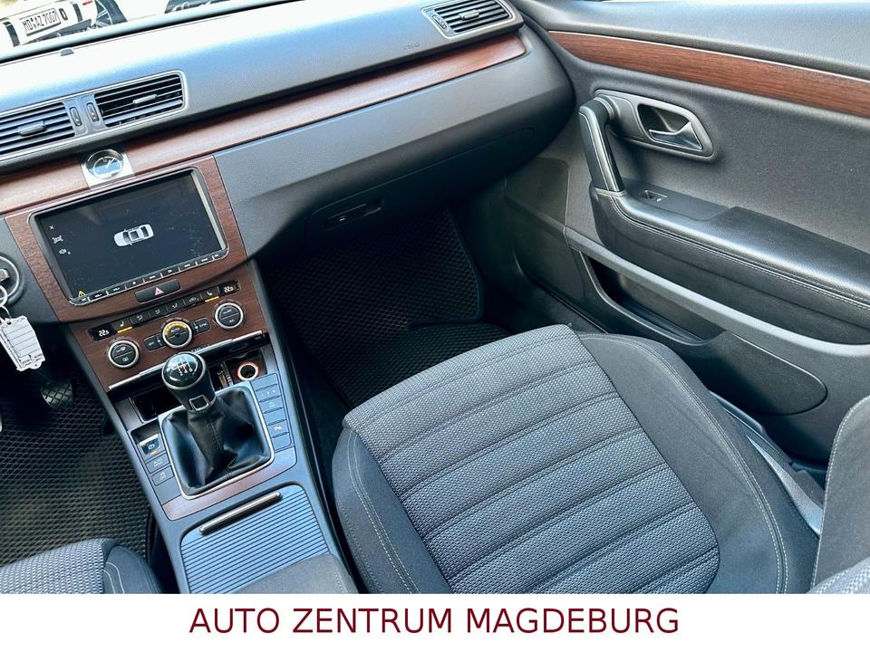 Volkswagen Passat CC 2.0 TDI Sport Navi Xenon Sitzh. Kamera in Magdeburg