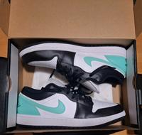 AIR JORDAN 1 LOW BLACK WHITE GREEN GLOW Hessen - Dietzhölztal Vorschau