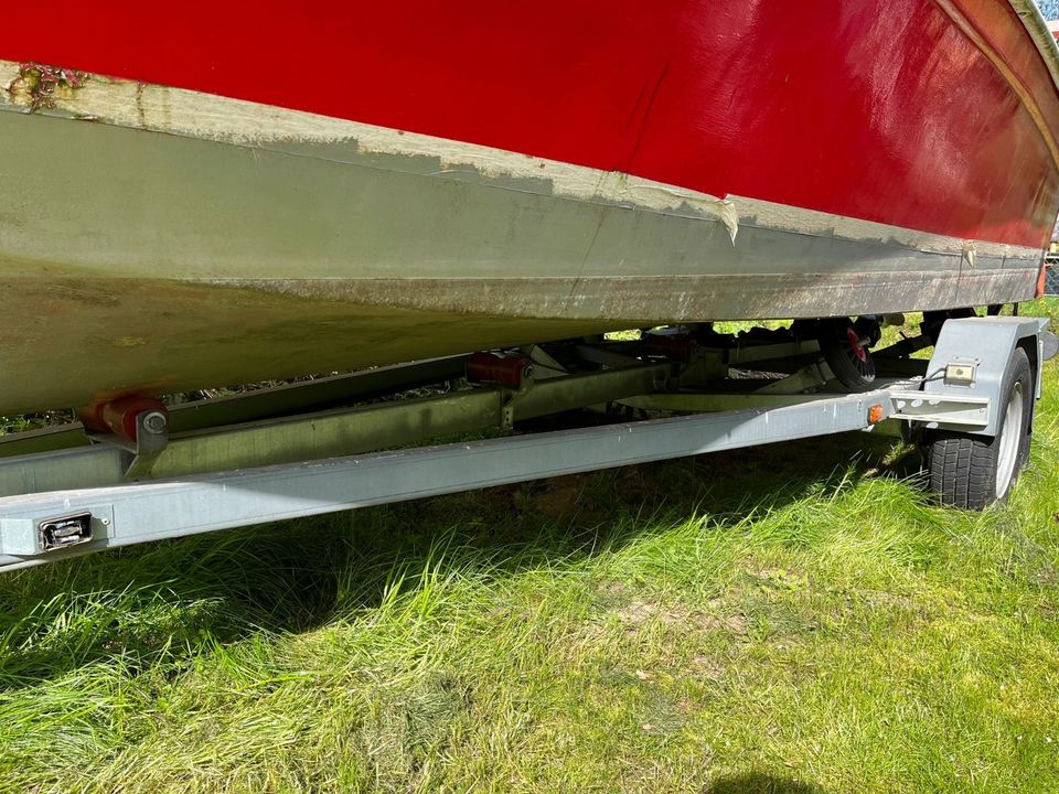 Kajütboot - Angelboot 5,70m x 2m (ohne Motor) in Hitzacker