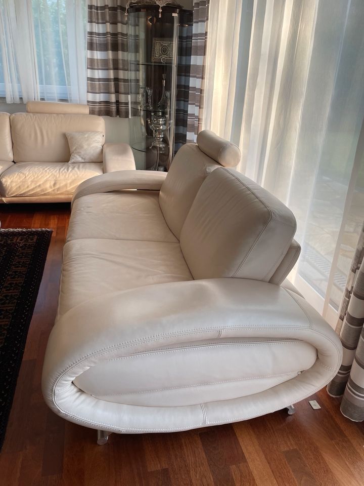 Dreiteilige beige Couch / Sofa in Echtleder in Wiesbaden
