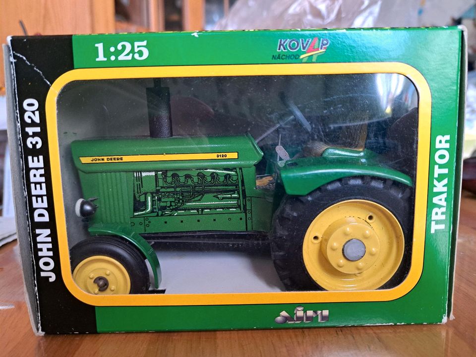 Blechspielzeug 1:25 Johndeer 3120 Trecker in Großenbrode