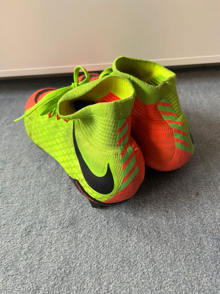 Nike Fußballschuhe Hypervenom Phatal 3 DF FG Gr. 42 in Bremen