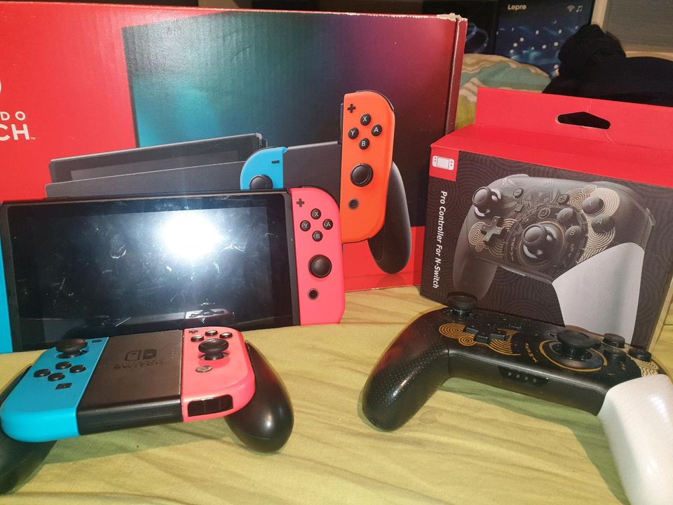 Nintendo switch + Zubehör in Hamburg