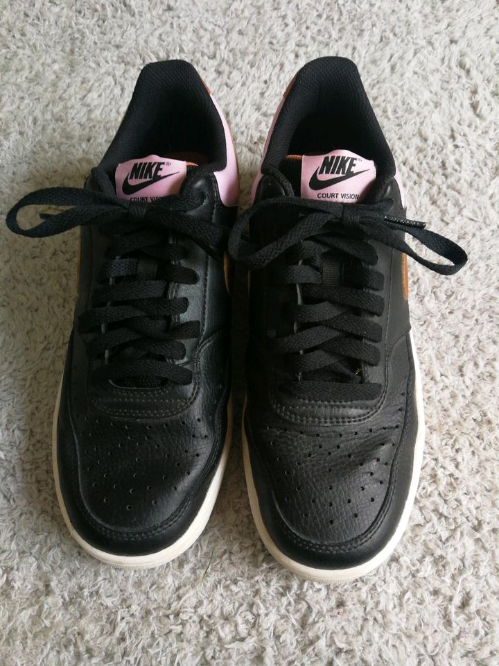 Nike Sneaker Court Vision Low Schwarz, rosa, Bronze GR. 40! in Alfeld (Leine)