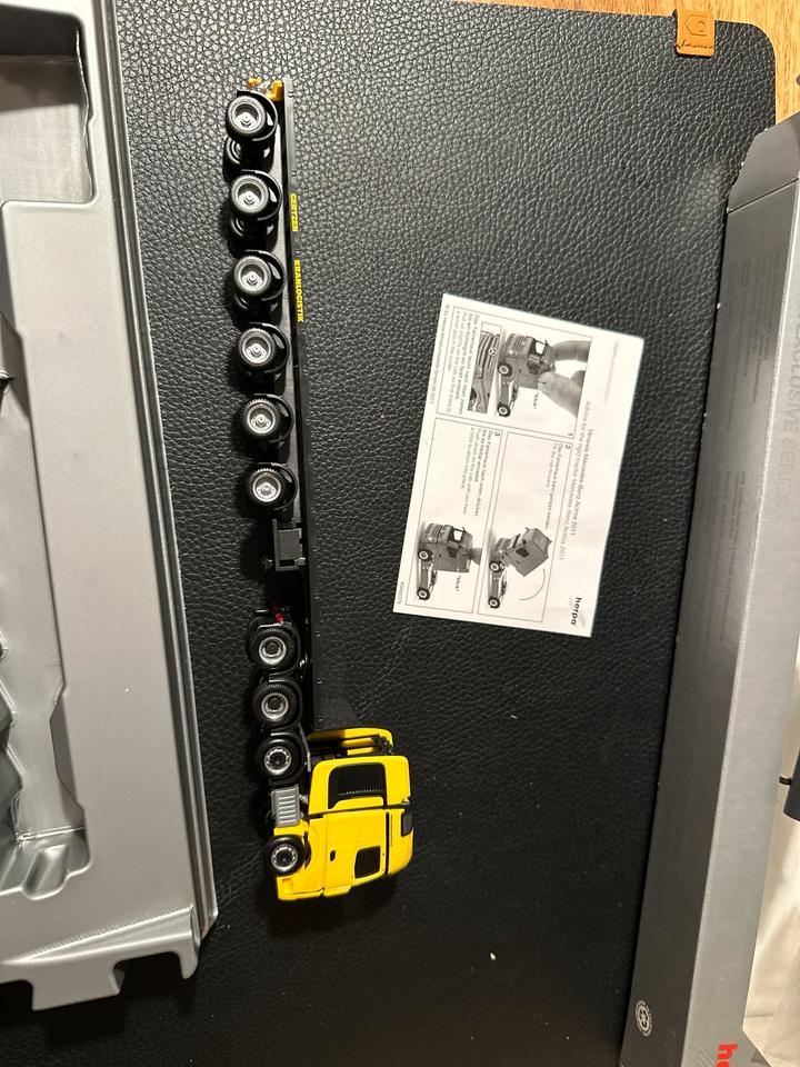 Herpa Mercedes Benz Actros Gertzen Schwertransport HO 1:87 in Hamburg