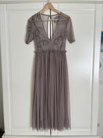 ASOS Abendkleid/Abschlussballkleid mit Stickereien in grau Berlin - Reinickendorf Vorschau