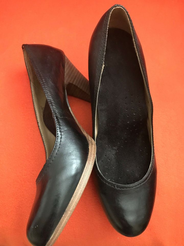 Janet D Damen Schuhe Pumps Lederschuhe 41 schwarz in Berlin