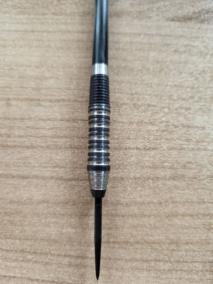 Darts Clearance Mulde 90% 21g Darts Dartpfeile Steeldart in Schwichtenberg