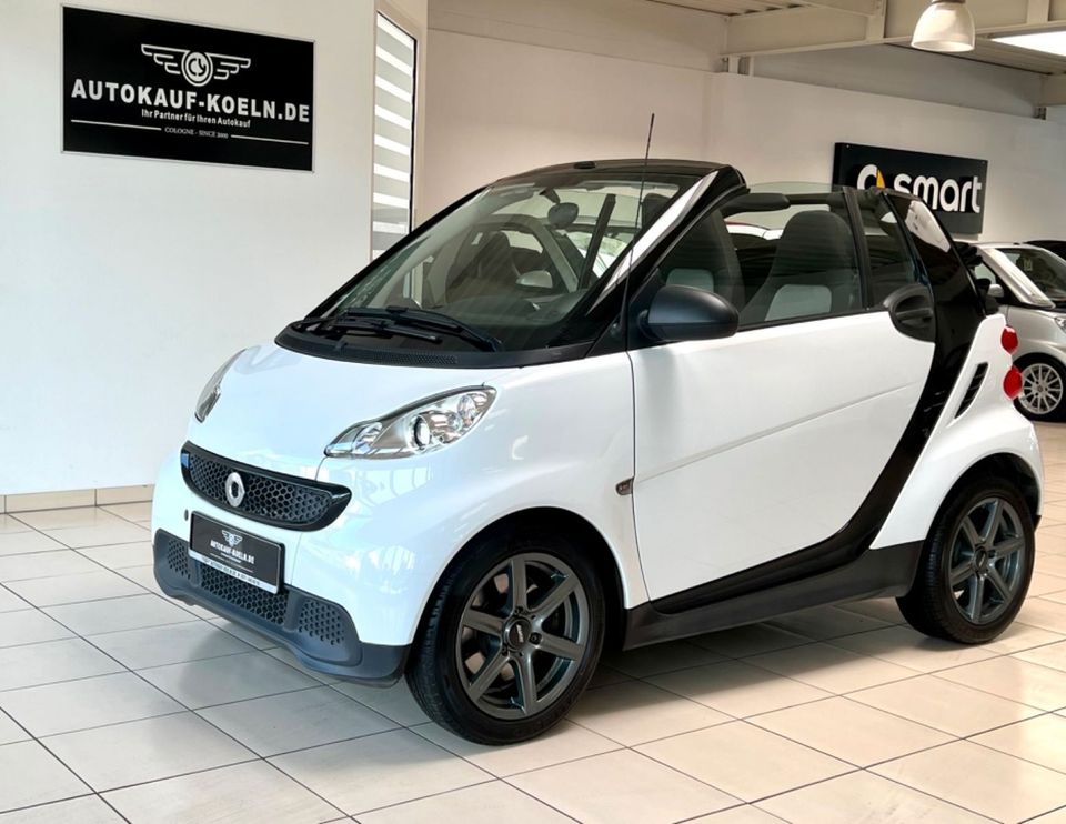 Smart ForTwo cabrio Crystal White/Nur 41.000km/Klima in Köln