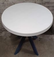 68cm runder Tisch weiß blau für Wohnung Gastronomie Bistro Mitte - Wedding Vorschau