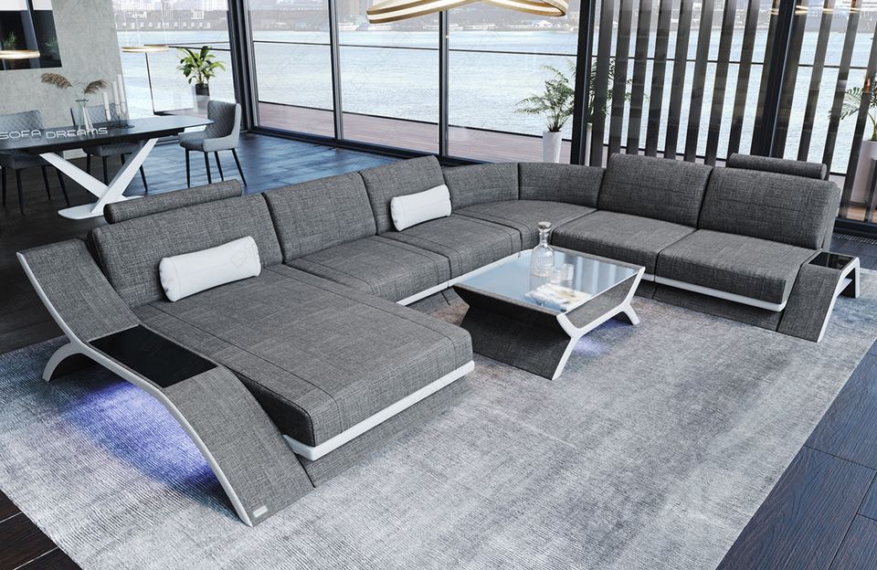 Polster Sofa Wohnlandschaft Calabria XXL mit LED und USB-Port in Berlin