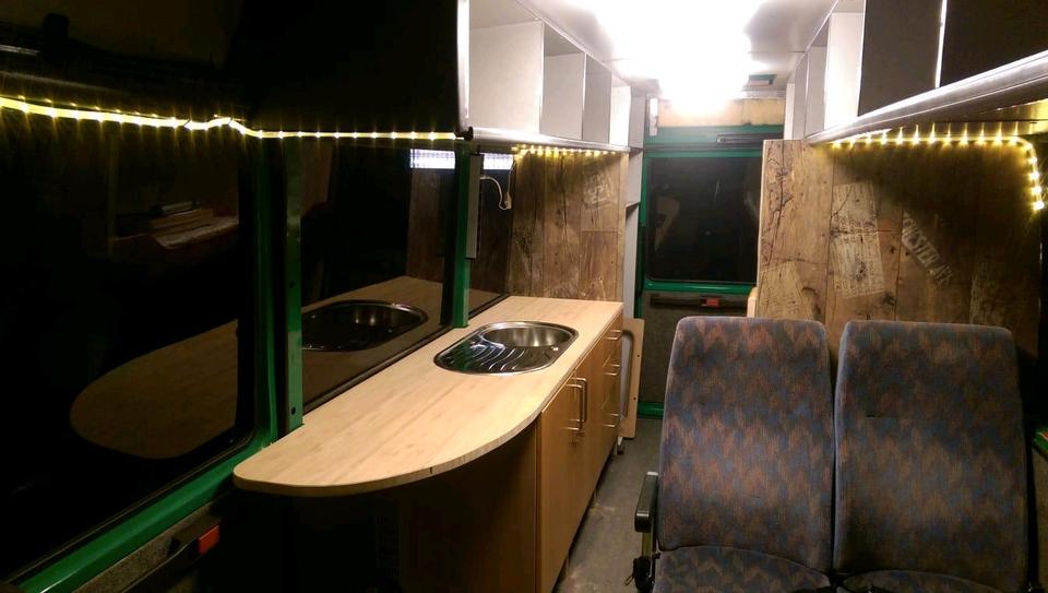 Wohnmobil Mercedes MB711 d Camper mit Dachzelt für 6 Personen in Süderholz
