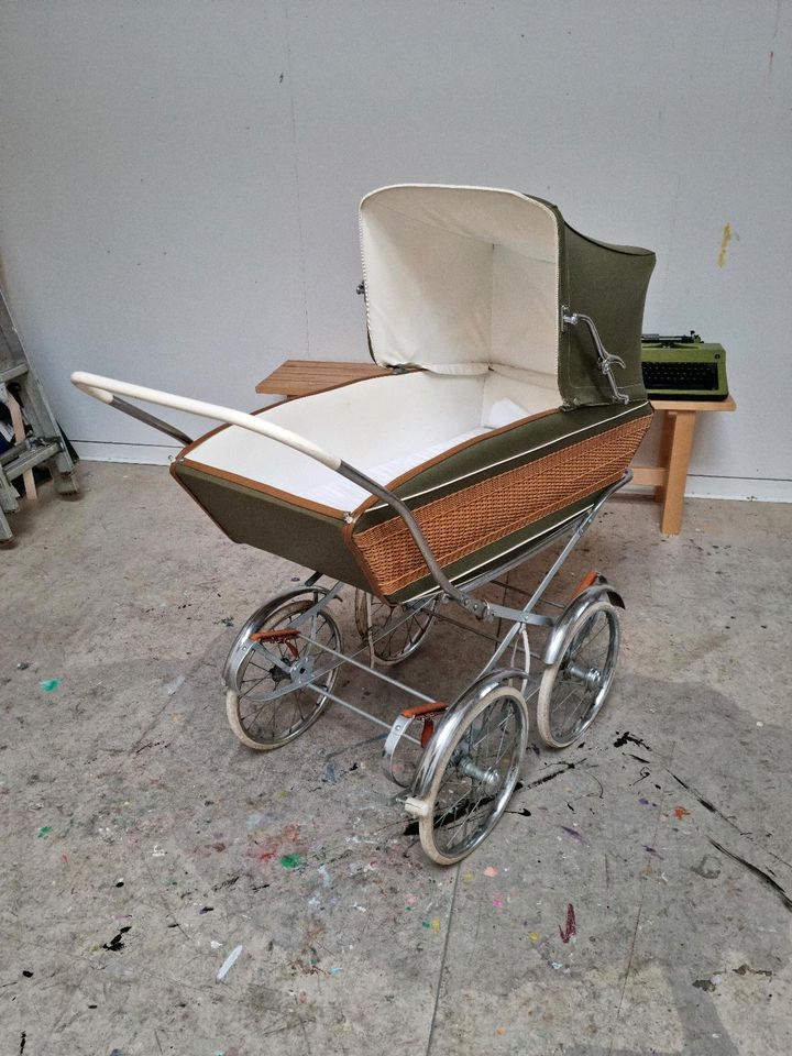 60's Kinderwagen (retro) funktionsfähig in Hamburg