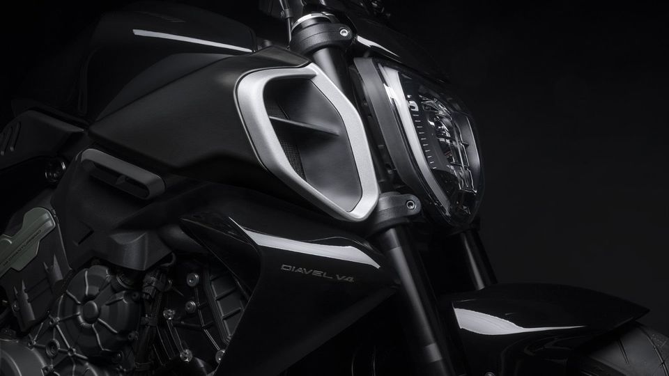 Ducati DiavelV4 - Thrilling Black in Hamburg