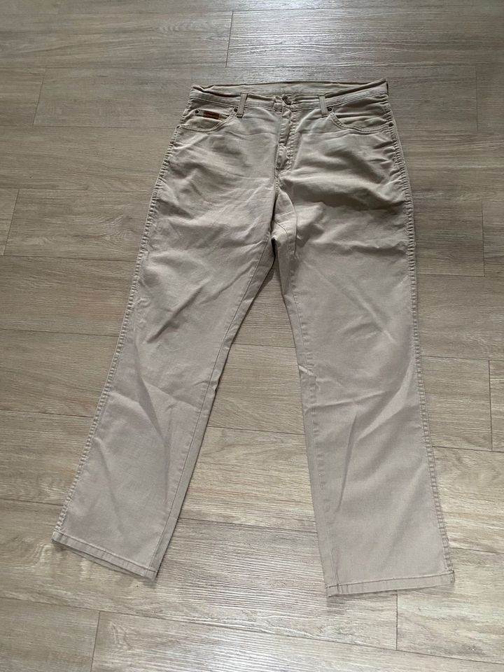 4 Brax & Wrangler Herren Hosen Jeans Cord Texas Stretch Gr. 34/30 in Gelsenkirchen