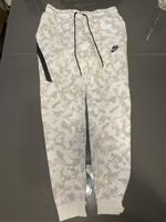 Nike tech fleece jogger gr. S Niedersachsen - Hildesheim Vorschau