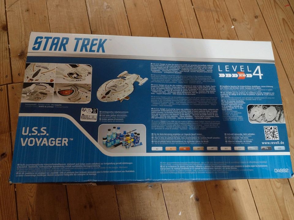 Revell Bausatz Star Trek USS Voyager ovp 04992 in Kaarst