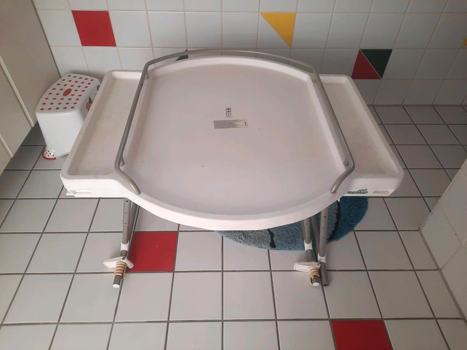 Geuther Aqualino Babybadewanne Wickelkommode Kombination in Gunzenhausen