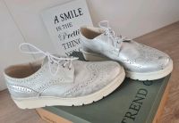 Budapester Schuhe * Trend one * Gr. 39 * Silber * NEU Hessen - Hanau Vorschau