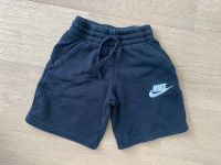 Nike Sweatshort, Gr.XS (122-128) Niedersachsen - Velpke Vorschau