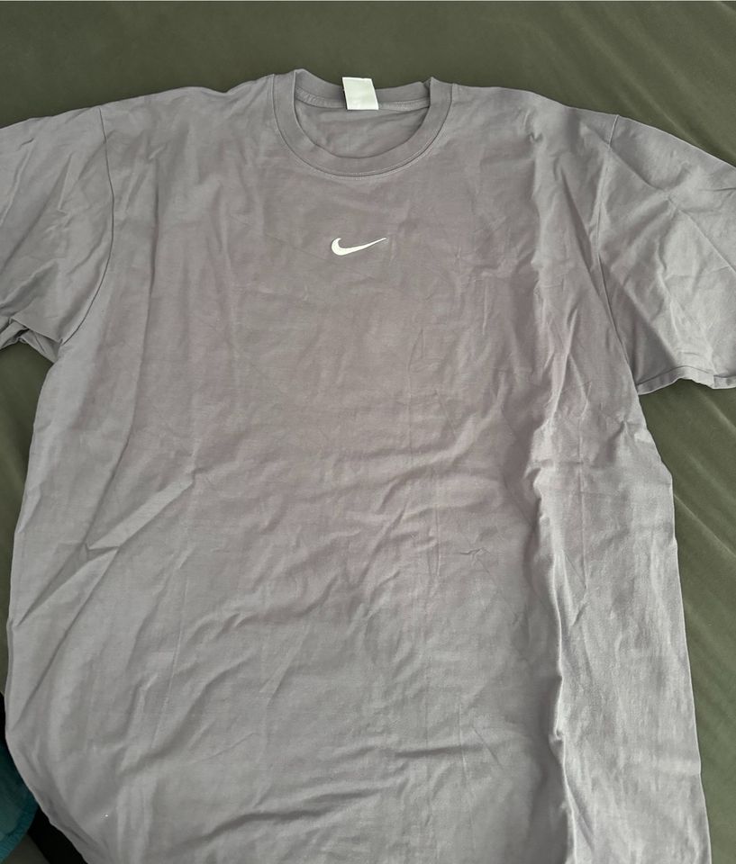 Nike Tshirt Größe XL wie Neu in Augsburg