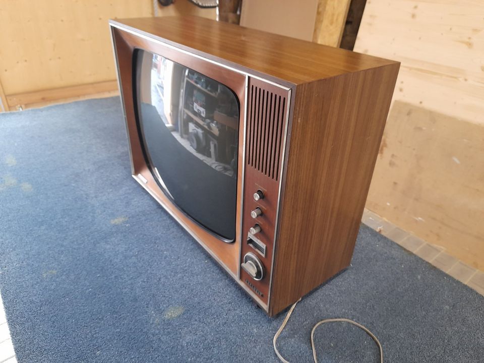 Retro-Fernseher (60ziger Jahren) in Neustadt