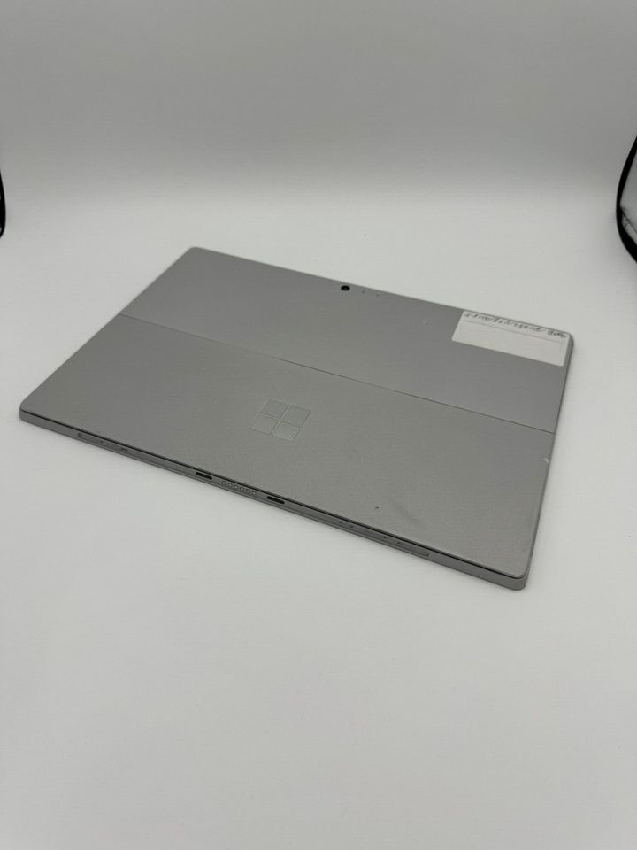 Microsoft Surface Pro 6 1796 i5-8350U 8GB 256GB 12,3" Win 10 Pro in Schwarzenbek