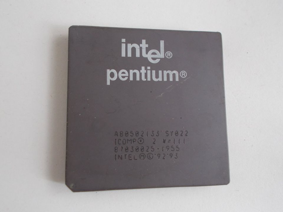 Intel Pentium CPU -von 1993 nach Gebot... in Paderborn