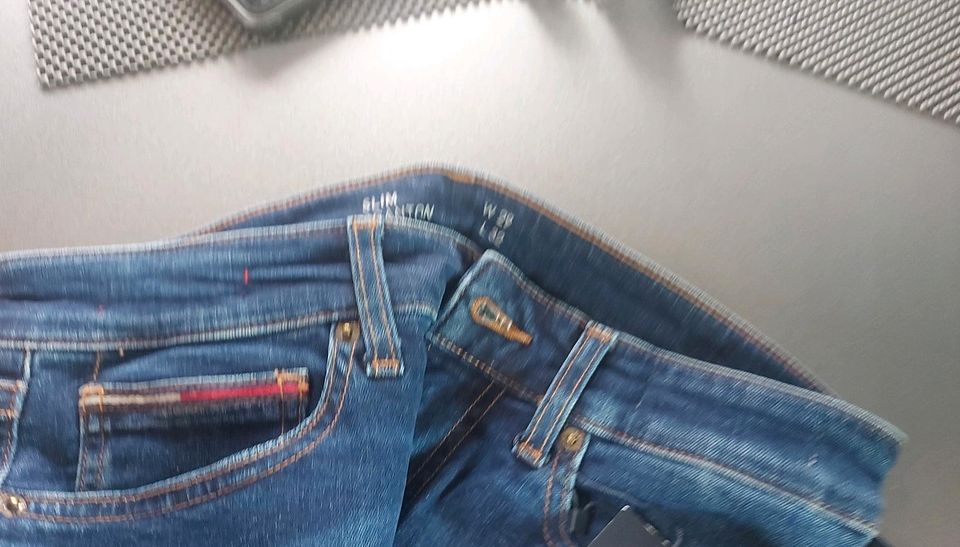 Neu Männer Jeans Tommy Hilfiger Scanton slim 29/32 in Oberhausen