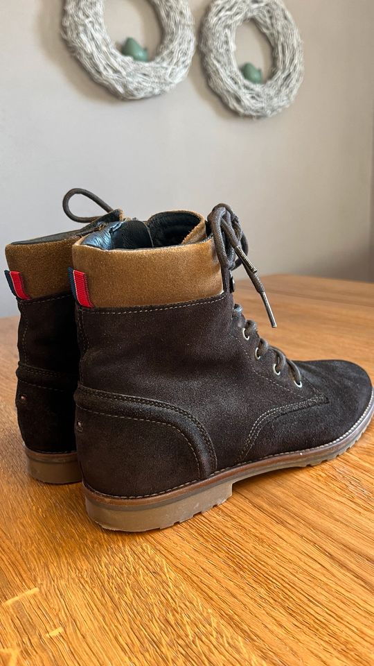 Neuwertige Tommy Hilfiger Halbschuhe Gr. 40 in Weinsberg