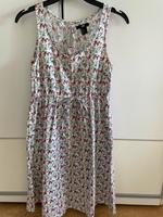 Blumiges Sommerkleid Gr. 34 Niedersachsen - Drochtersen Vorschau