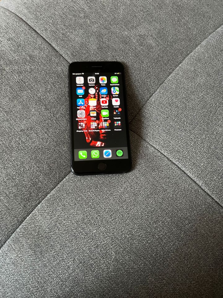 iPhone 8 Plus 256 GB gebraucht funktioniert schwarz in Frankfurt am Main