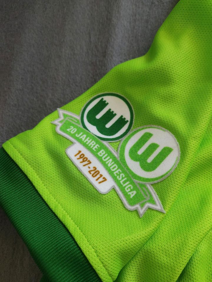 Vfl Wolfsburg Jubiläum Trikot Zinnen 20 Jahre Jubiläumstrikot M in Magdeburg