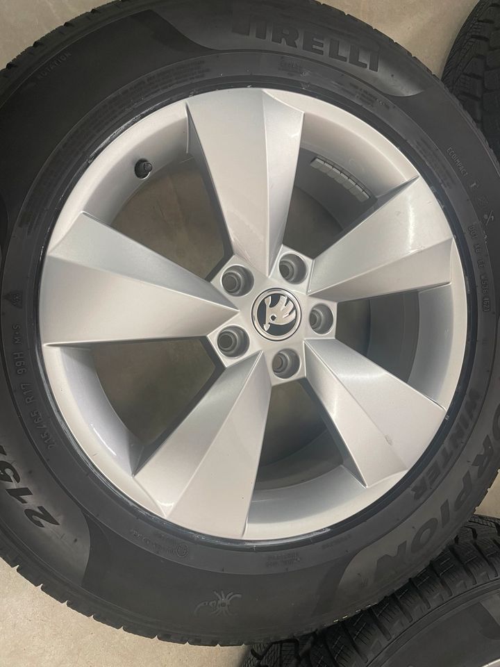 Originale Skoda Kodiak NS Winterreifen Räder 215/65 R17 Zoll in Oberhonnefeld-Gierend