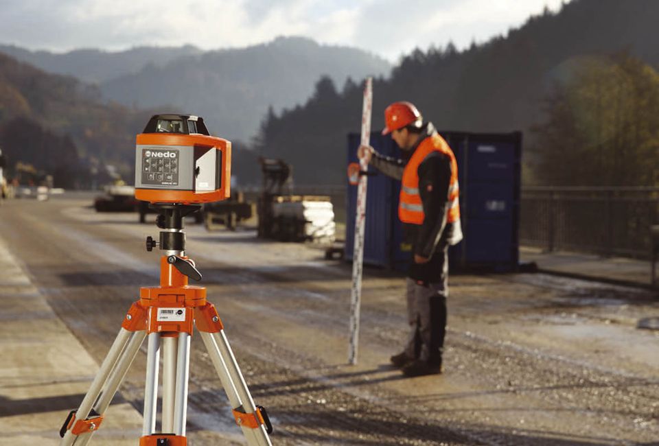 NEDO SIRIUS 1 HV im Set mit Kurbelstativ und Flexilatte - Rotatio in Bundenbach