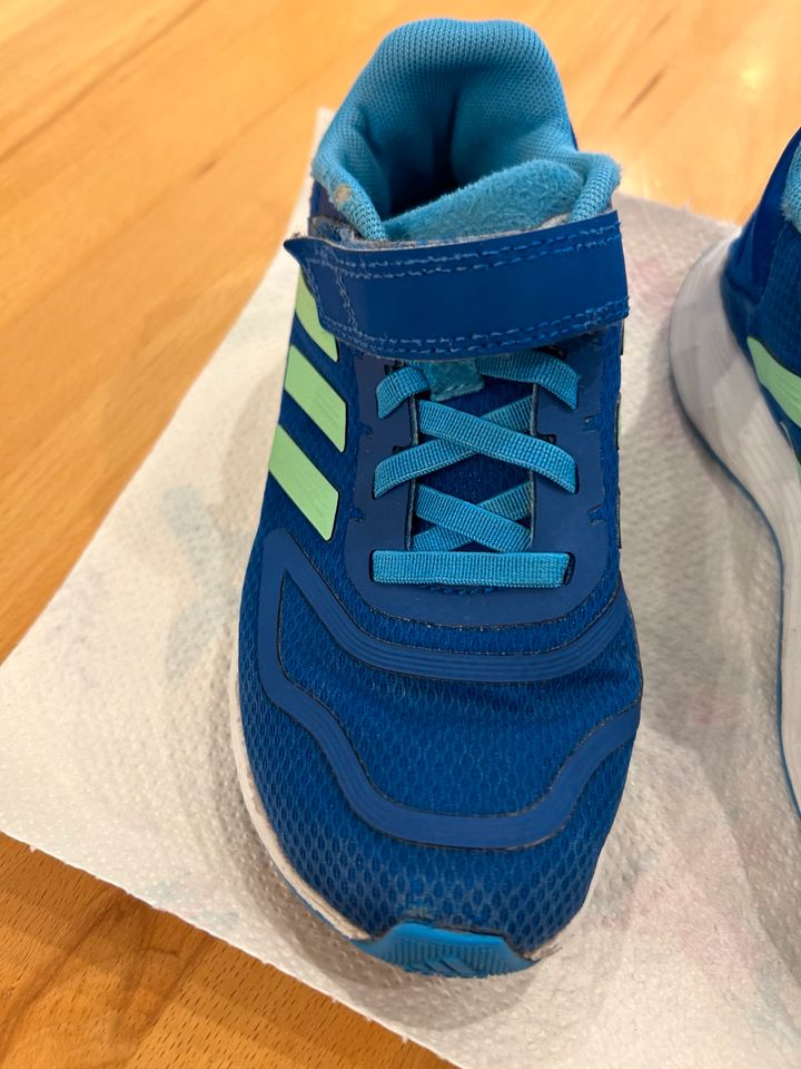 Adidas sneakers in 29 für Jungs in blau in Herne