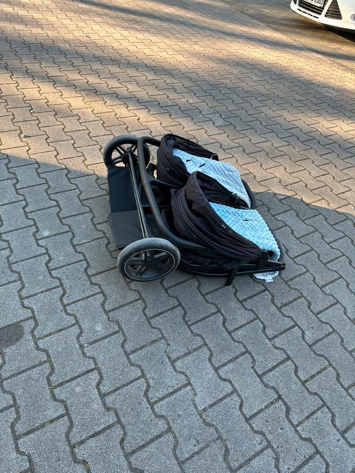 Kinderwagen Zwillinge in Bochum