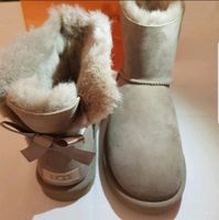 UGG  Boots MINI BAILEY BOW II gefüttert Baden-Württemberg - Lichtenstein Vorschau