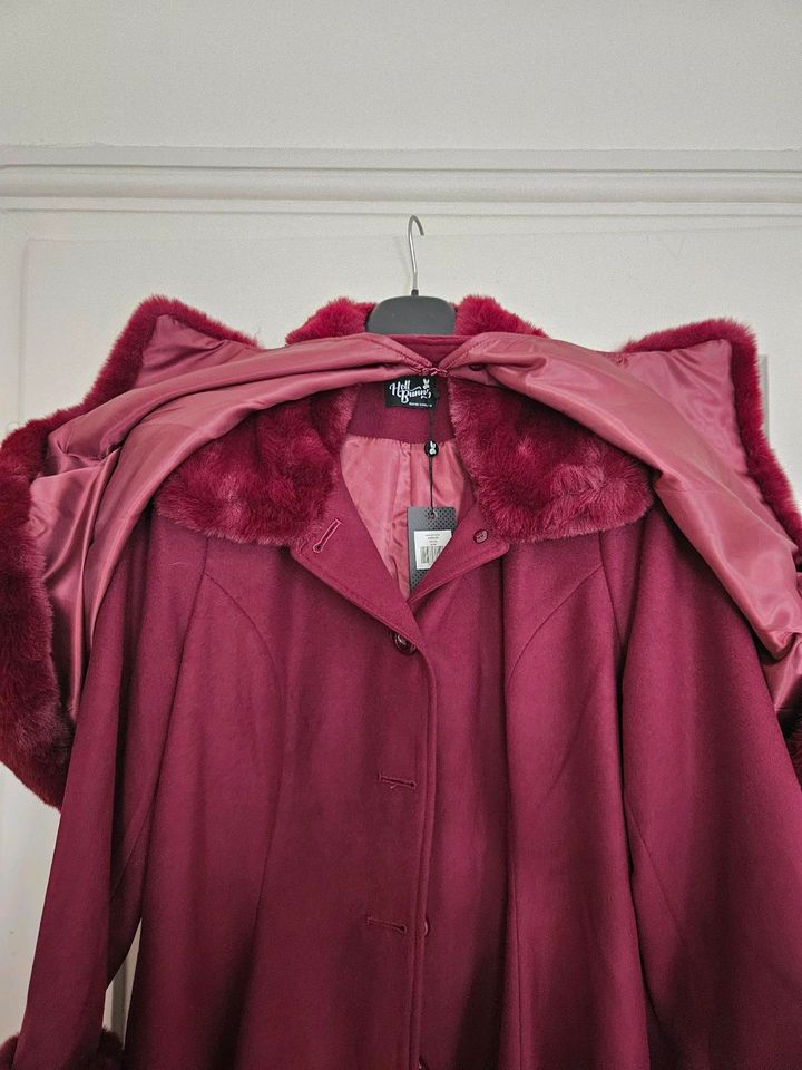 "Capulet Coat" Mantel rot von Hell Bunny in Heidelberg