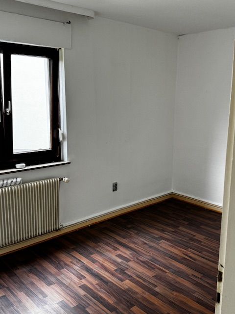 Anfragestopp 3-Zimmer Wohnung mit Balkon in Mitte zu Mai frei - wird derzeit renoviert! in Bielefeld